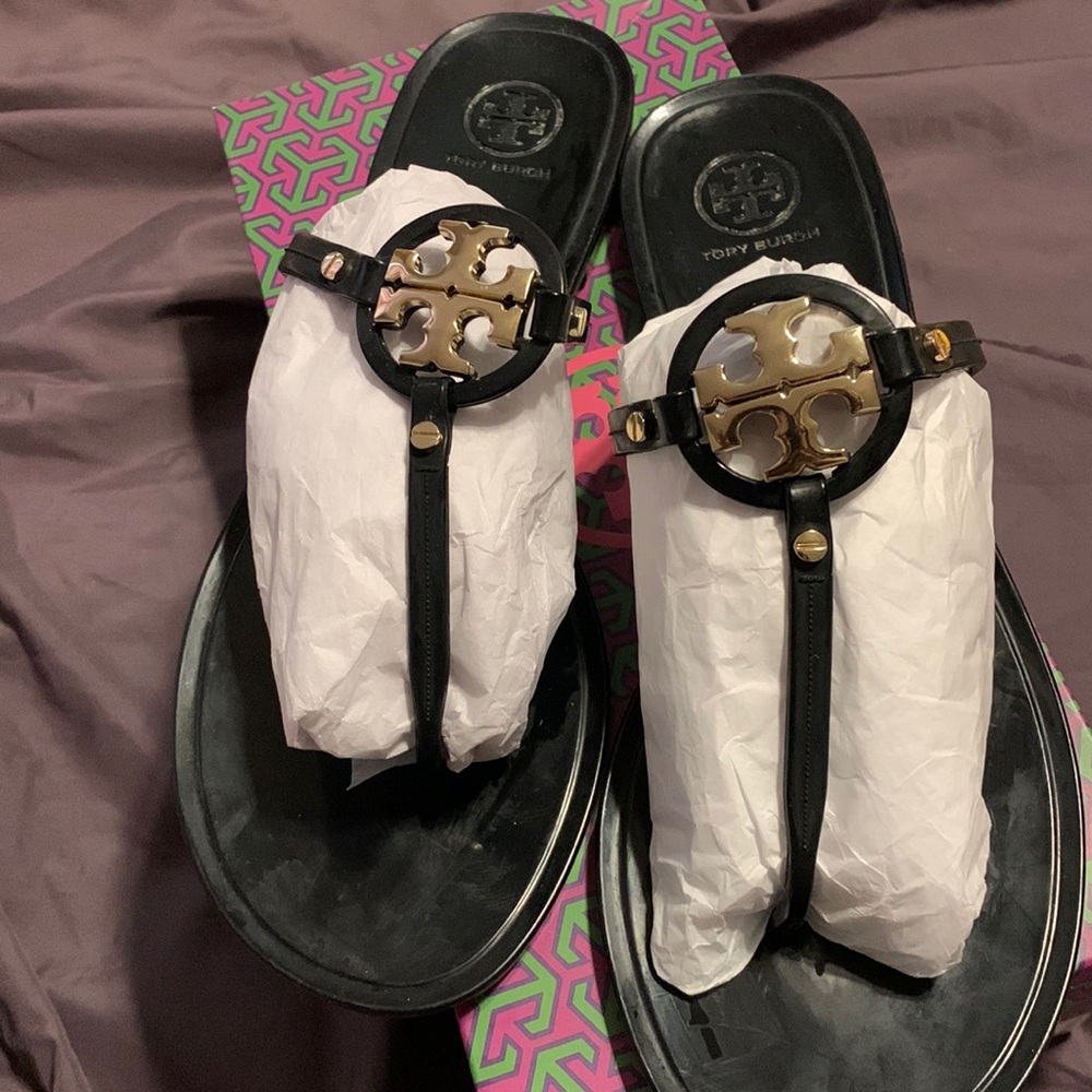 Tory Burch Mini Miller Flat Thong